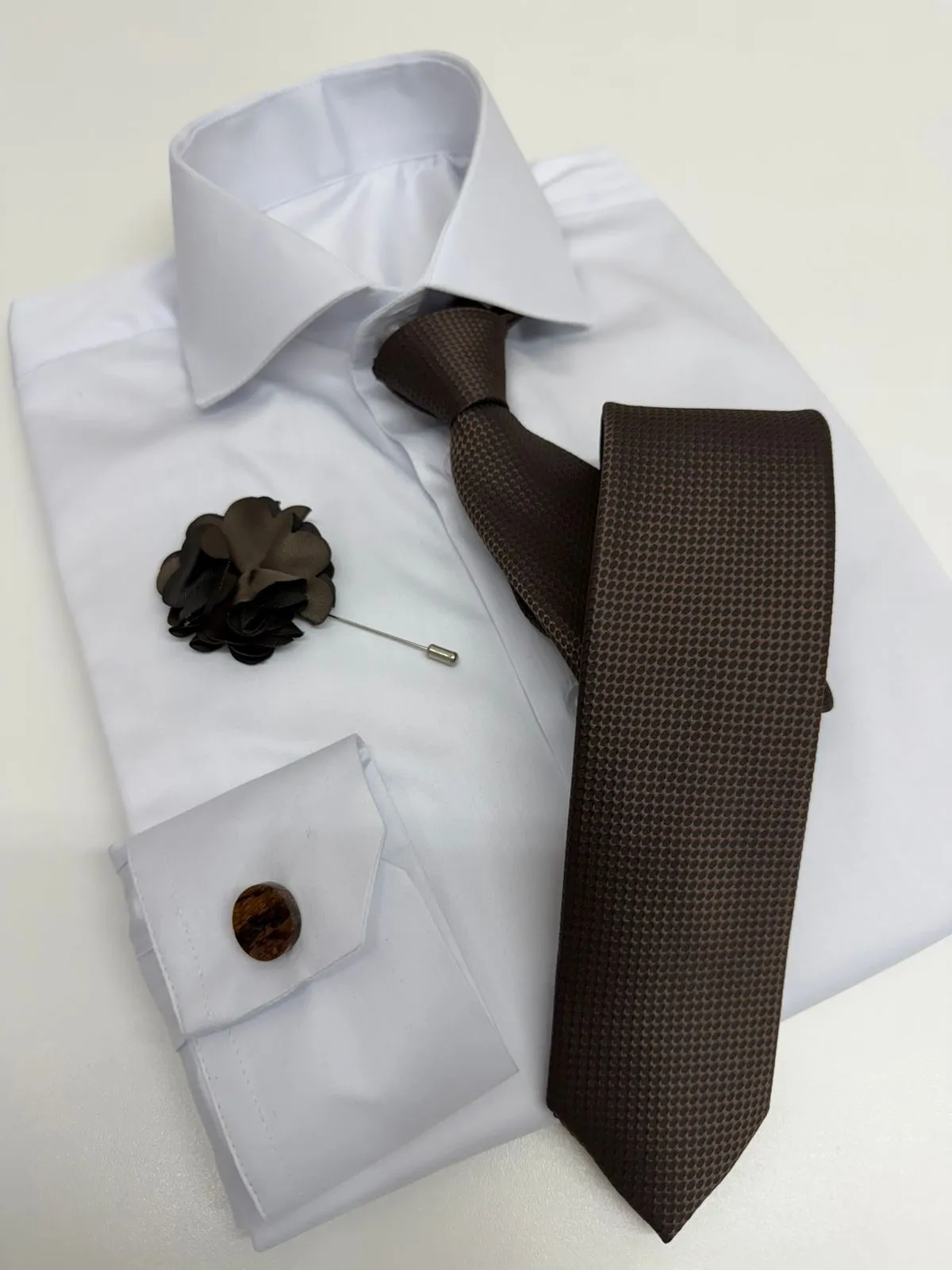 Modelo da coleção, traje social masculino
