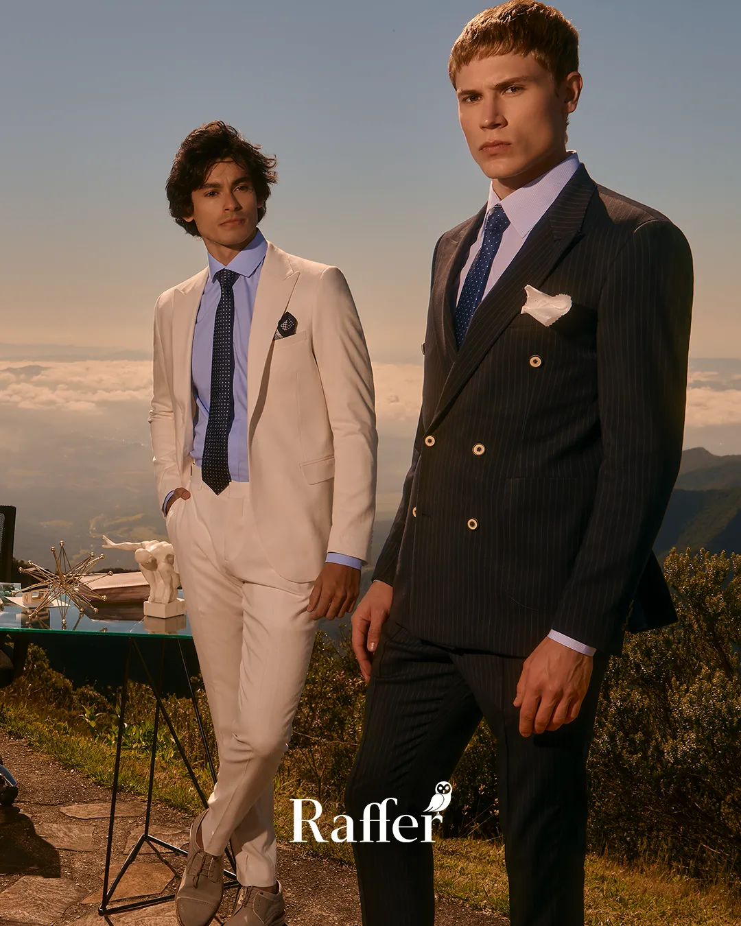Modelo da coleção, traje social masculino