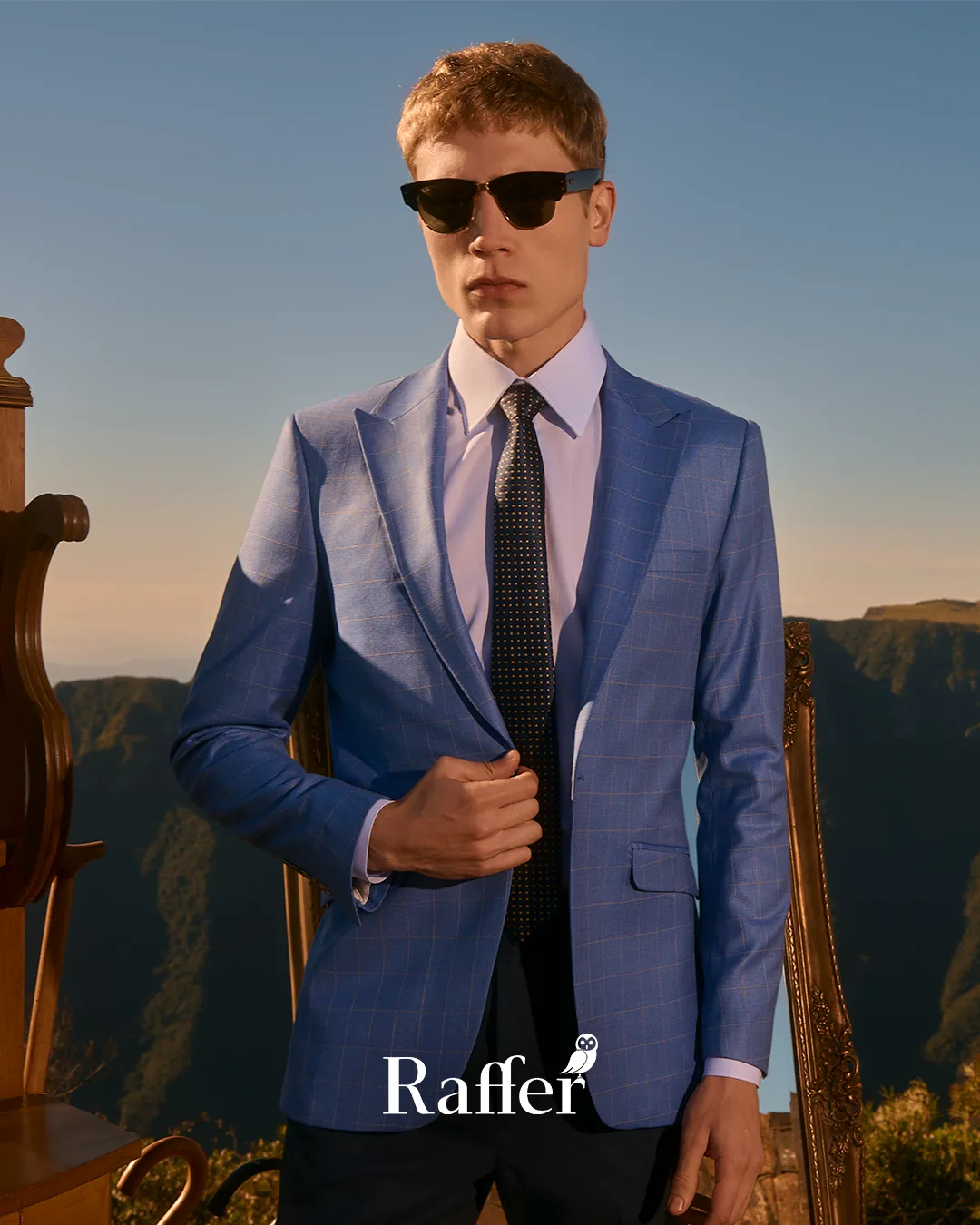 Modelo da coleção, traje social masculino
