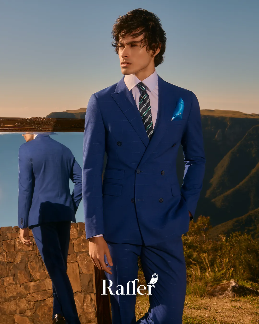 Modelo da coleção, traje social masculino