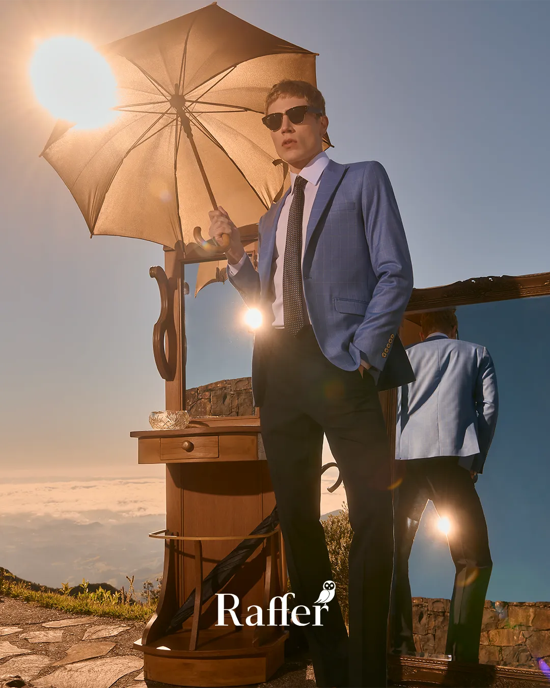 Modelo da coleção, traje social masculino