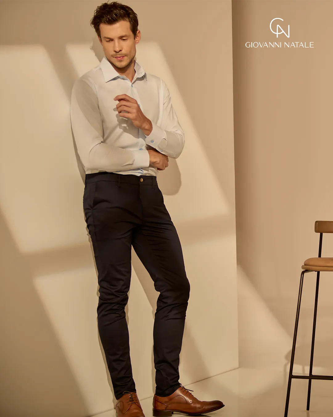 Modelo da coleção, traje social masculino