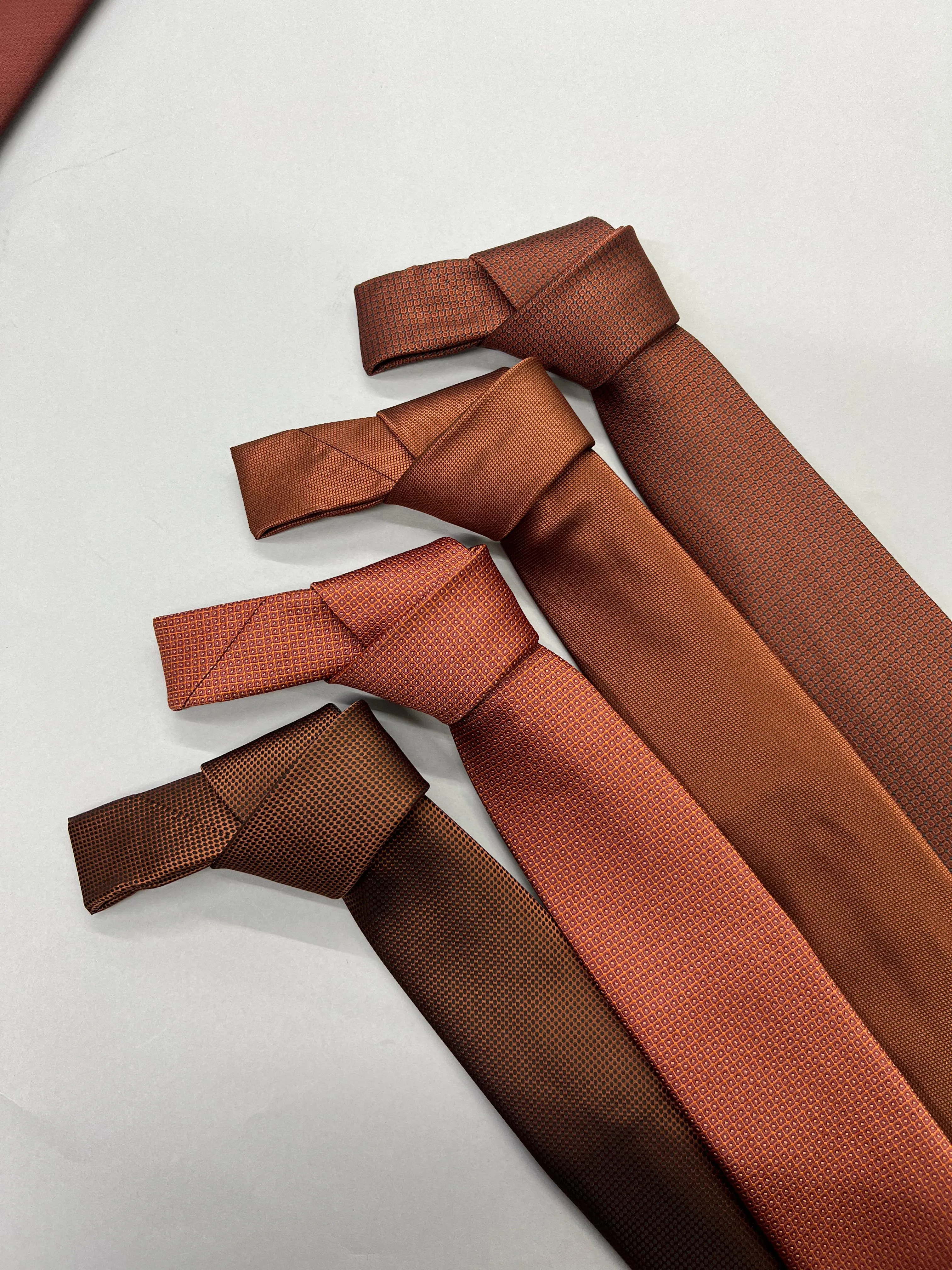 Modelo da coleção, traje social masculino