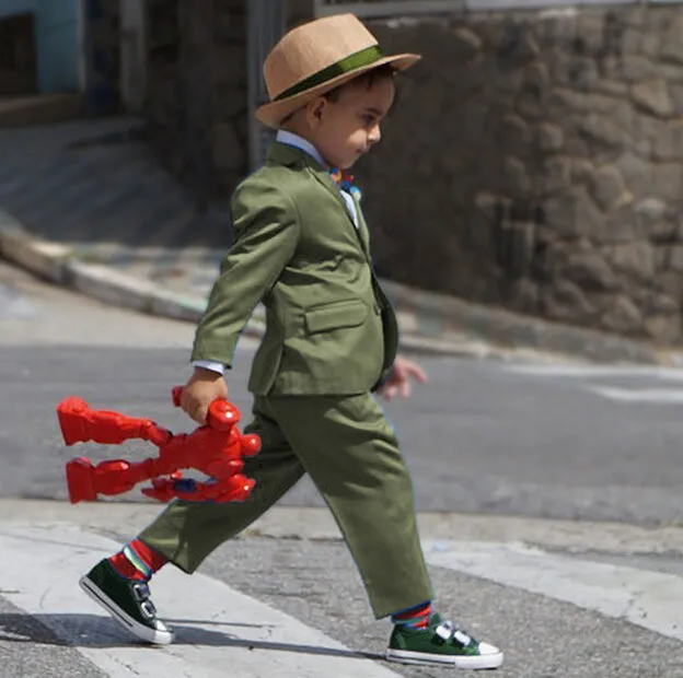 Modelo da coleção, traje social masculino