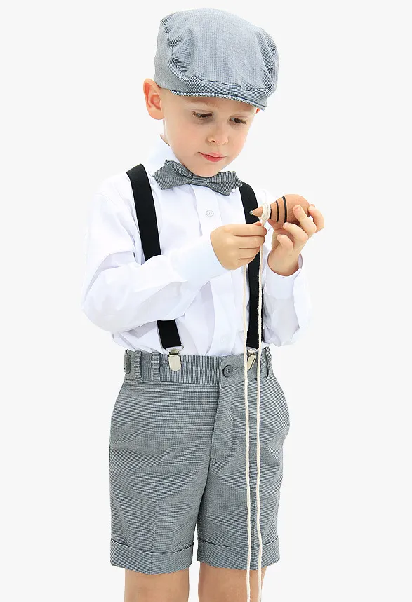 Modelo da coleção, traje social masculino