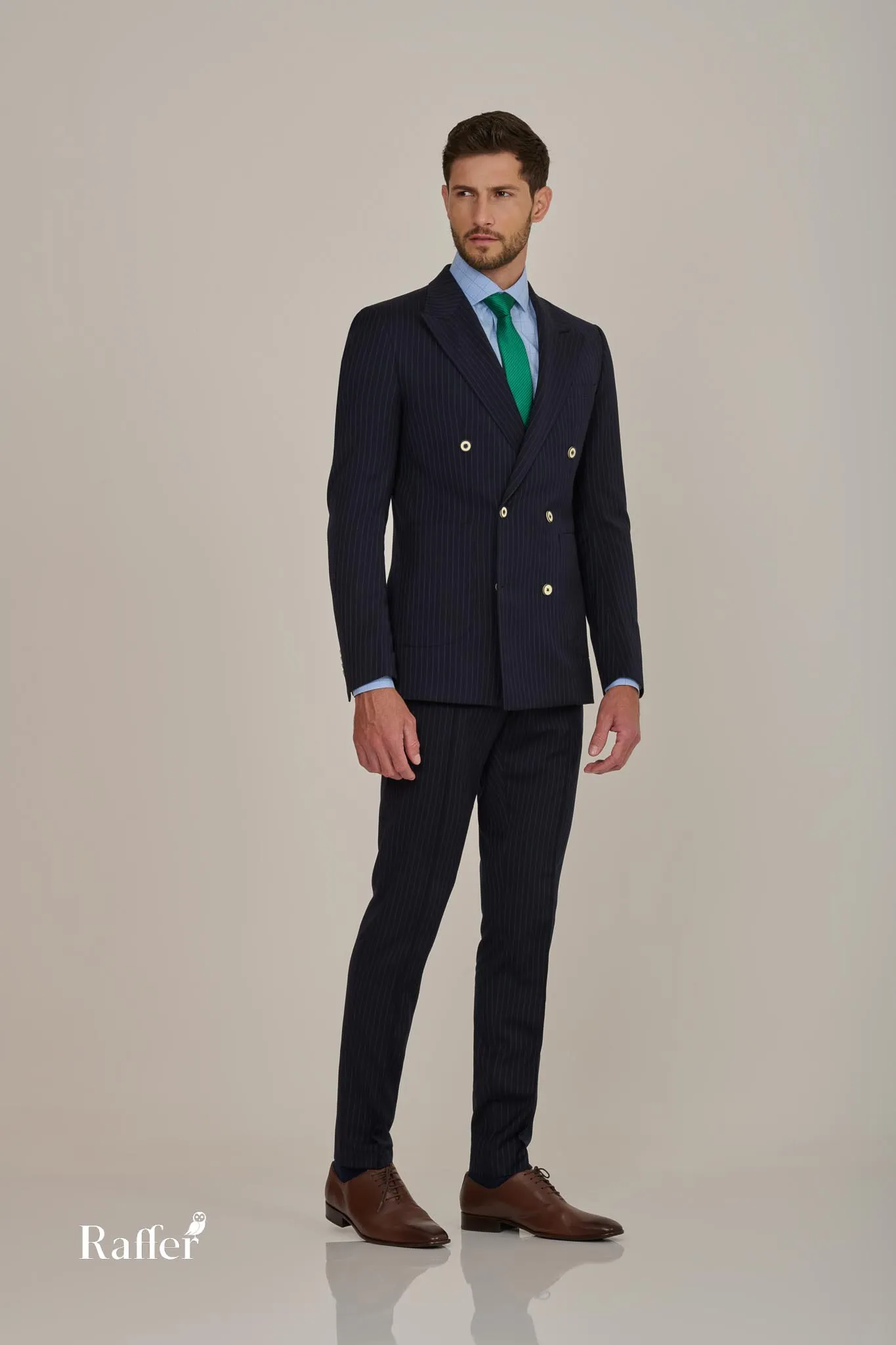 Modelo da coleção, traje social masculino