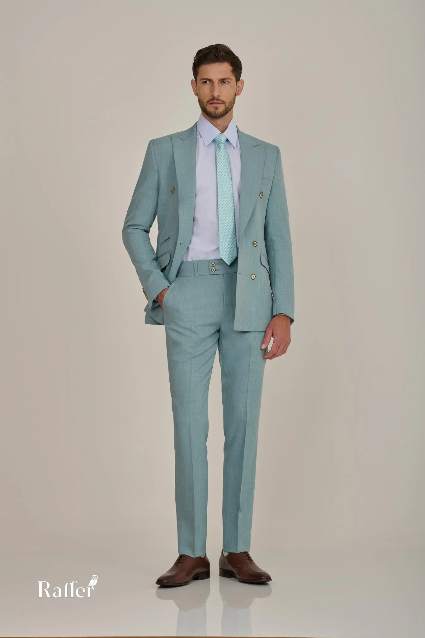 Modelo da coleção, traje social masculino