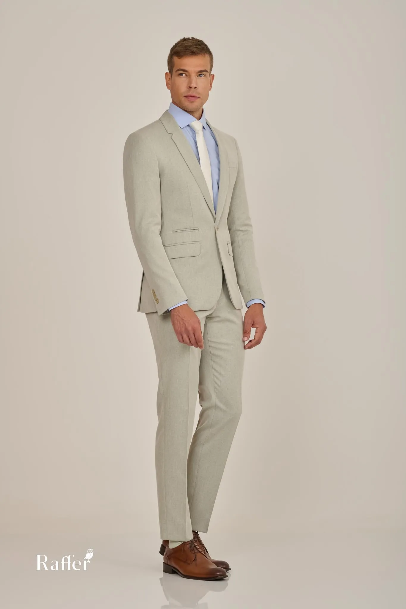 Modelo da coleção, traje social masculino