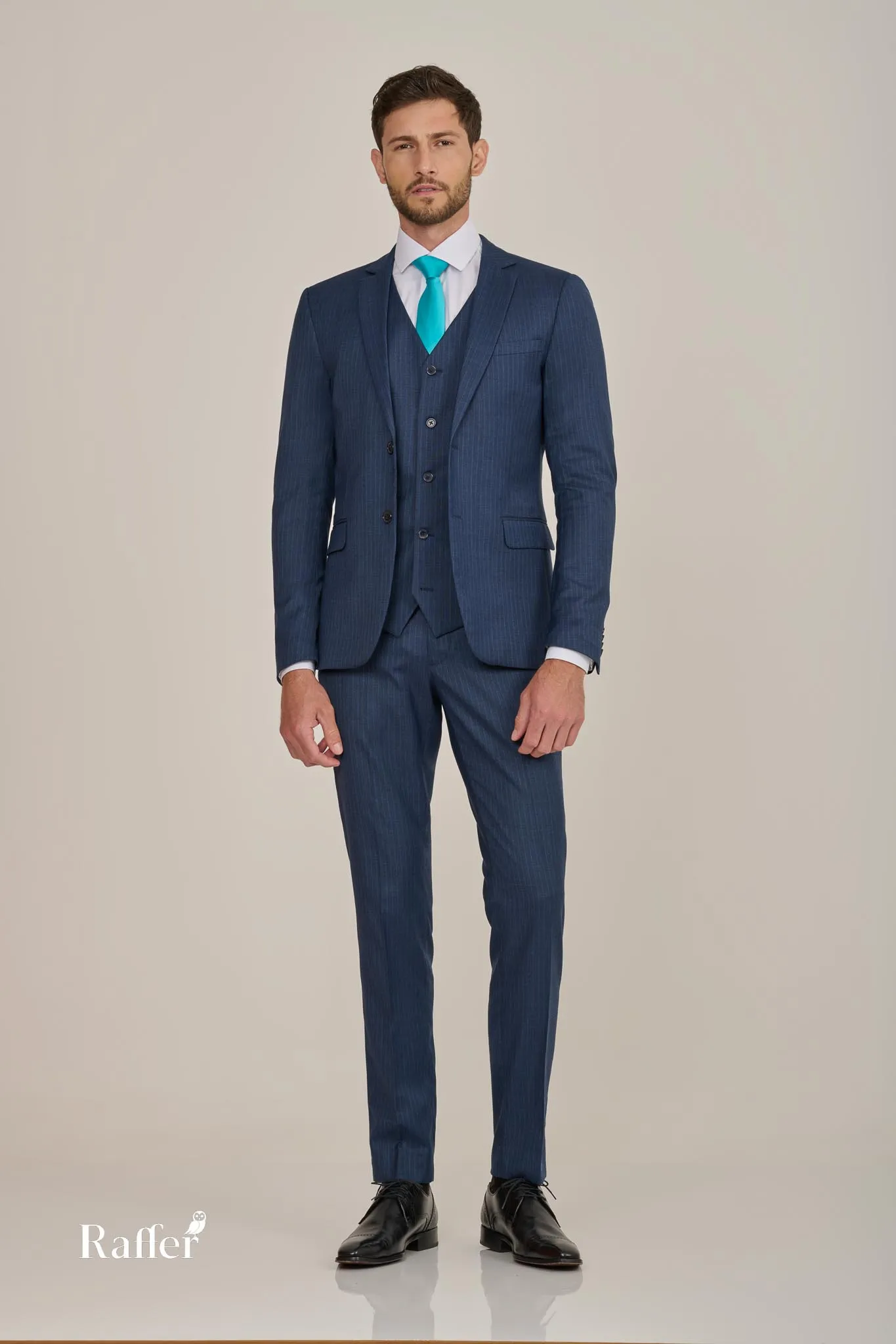 Modelo da coleção, traje social masculino