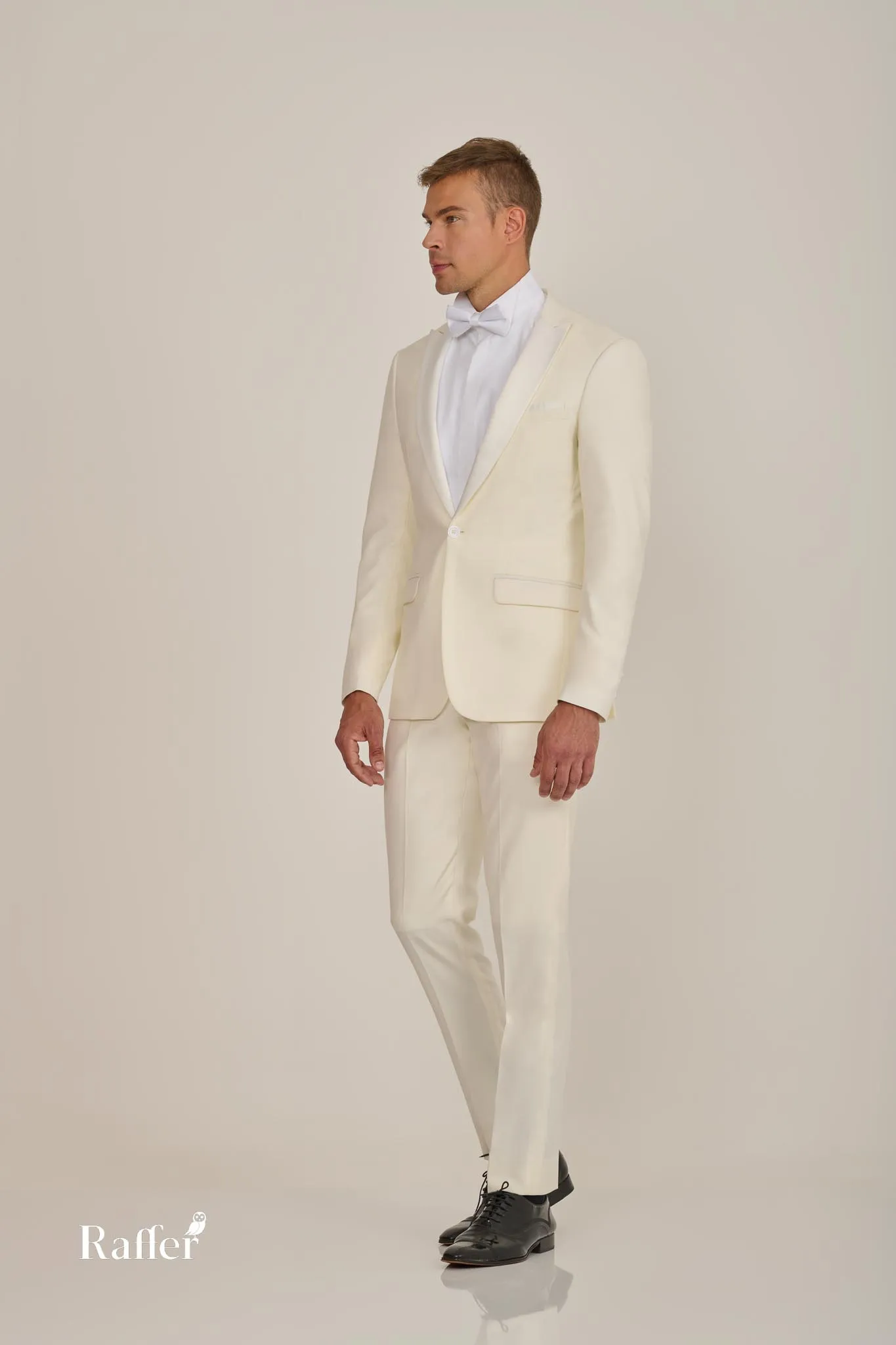 Modelo da coleção, traje social masculino