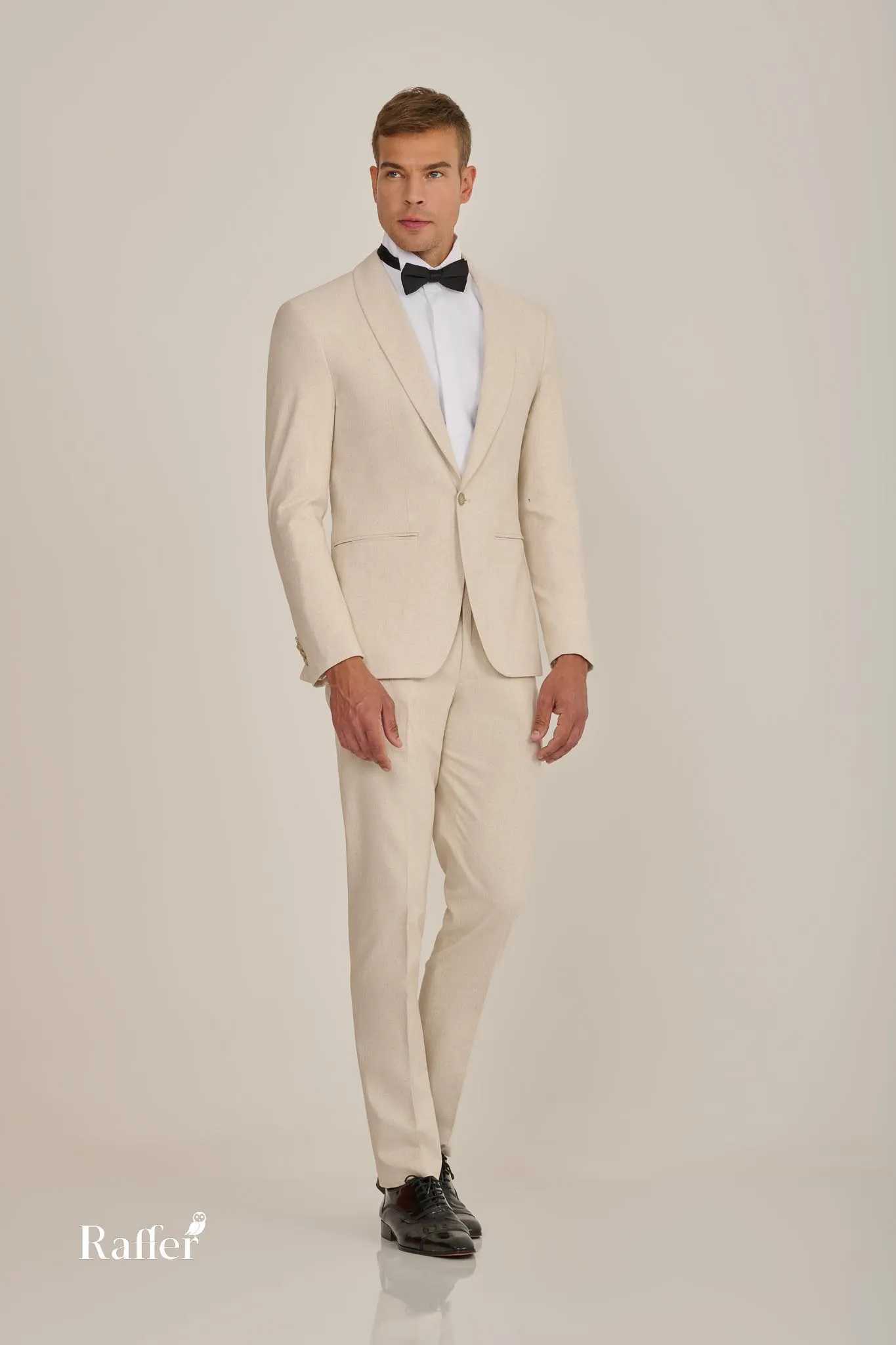 Modelo da coleção, traje social masculino