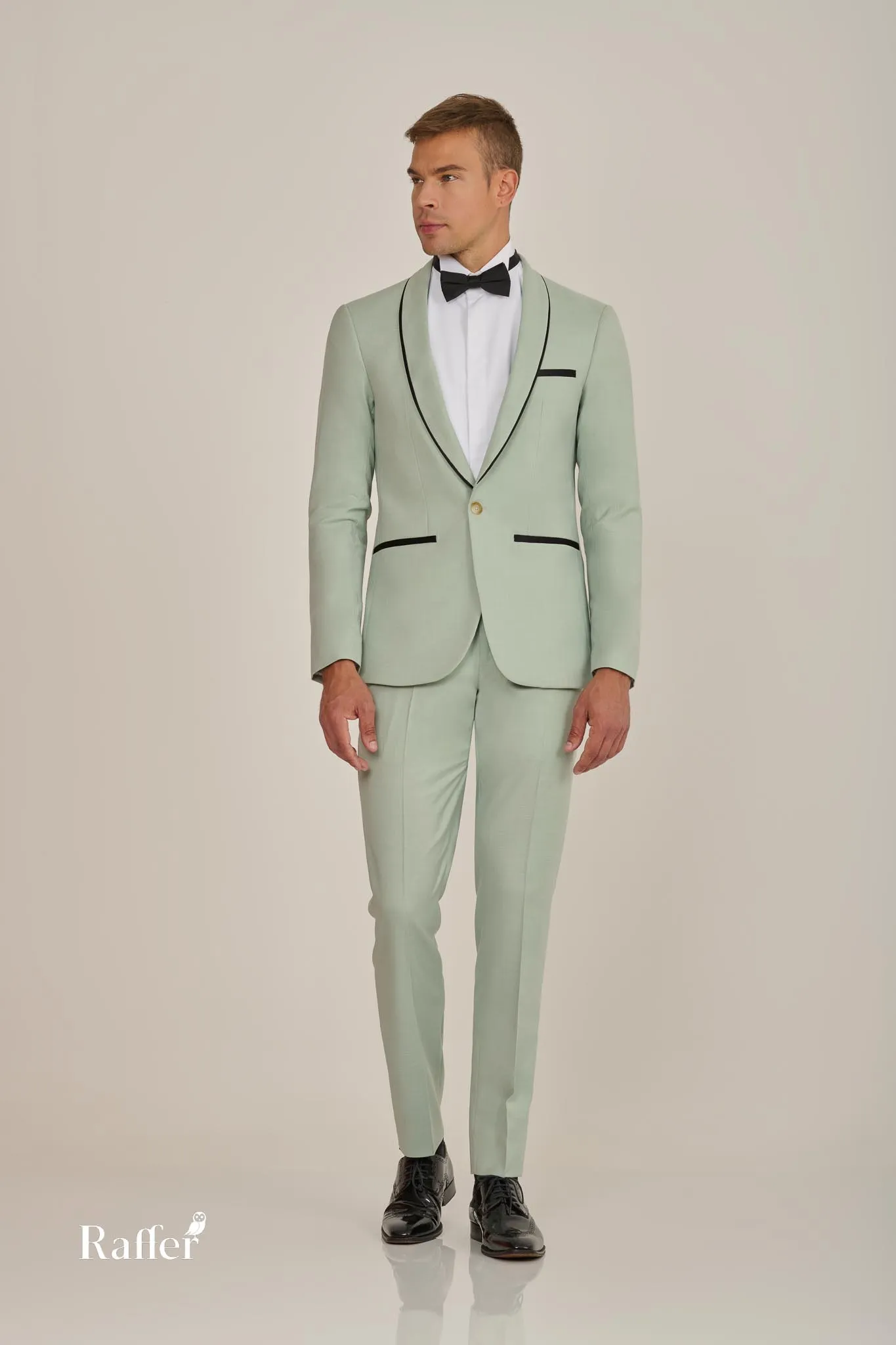 Modelo da coleção, traje social masculino