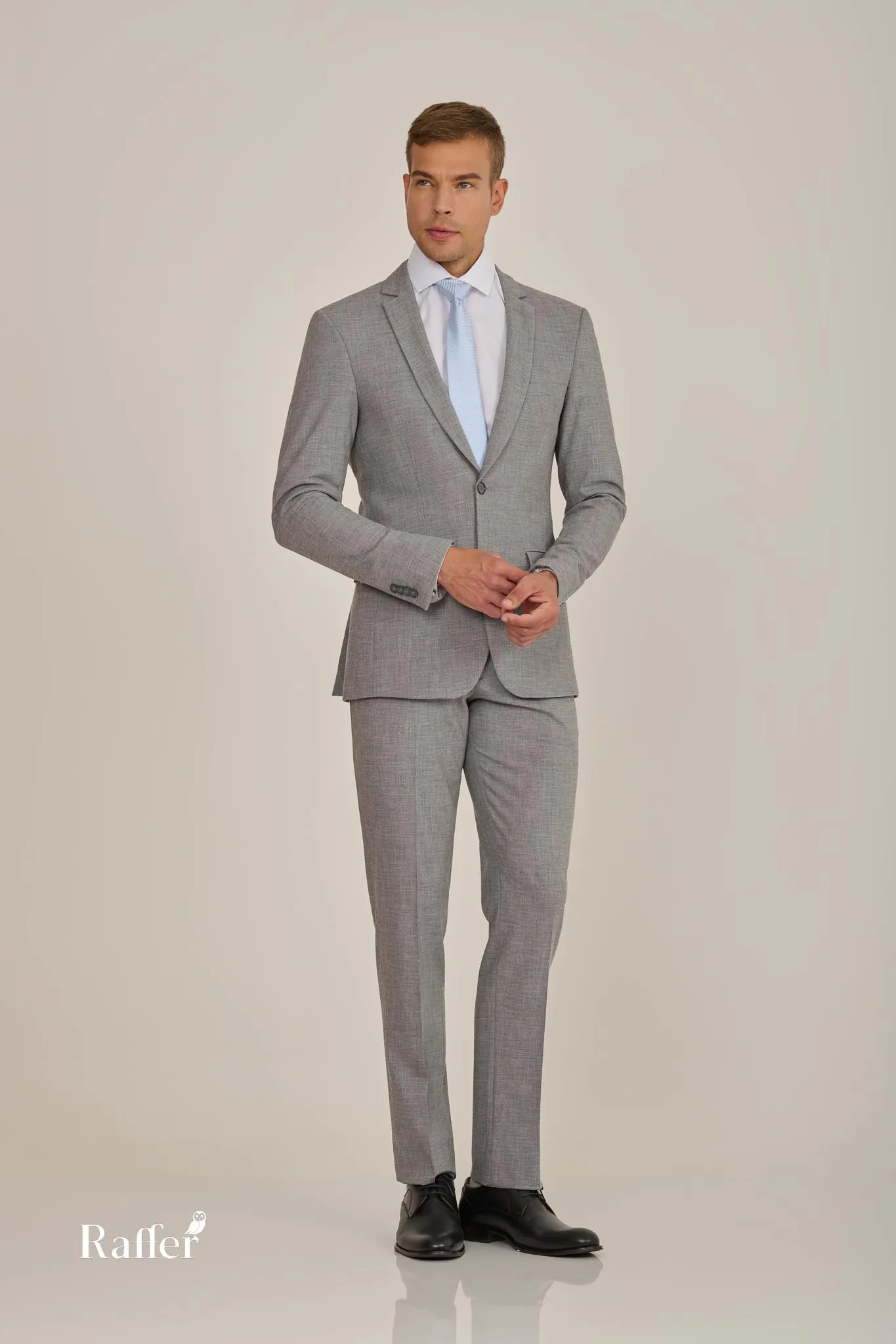 Modelo da coleção, traje social masculino