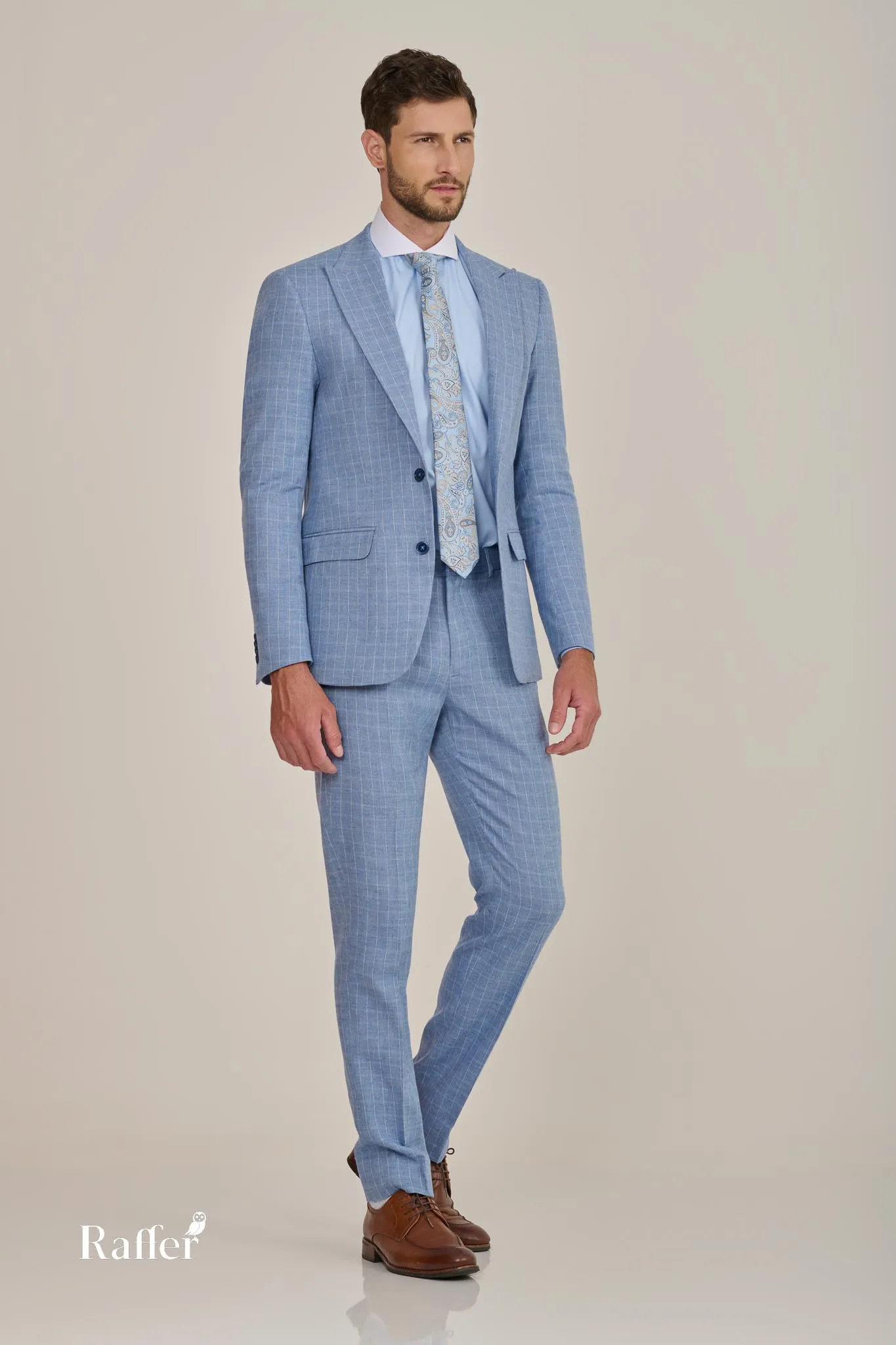 Modelo da coleção, traje social masculino