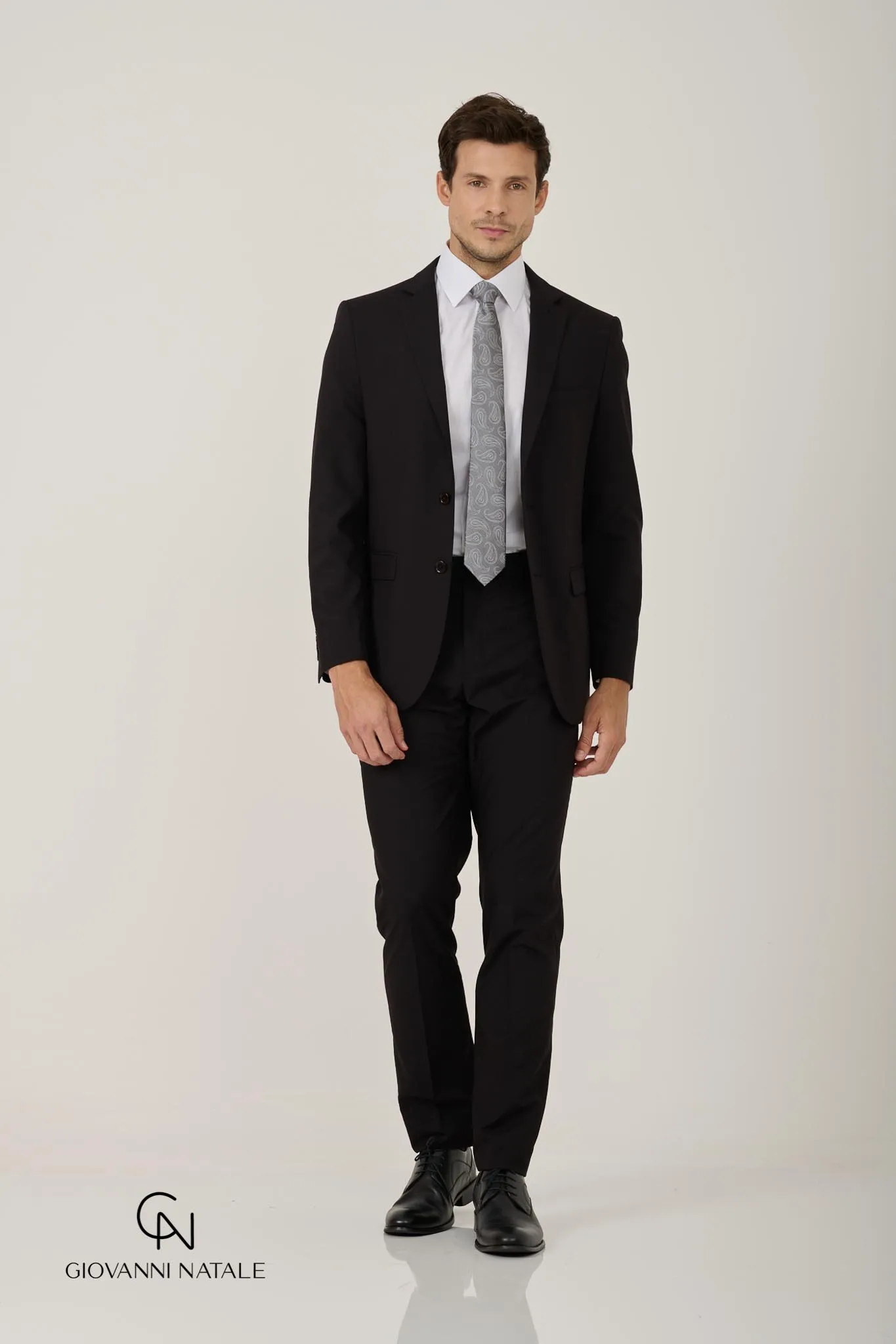 Modelo da coleção, traje social masculino