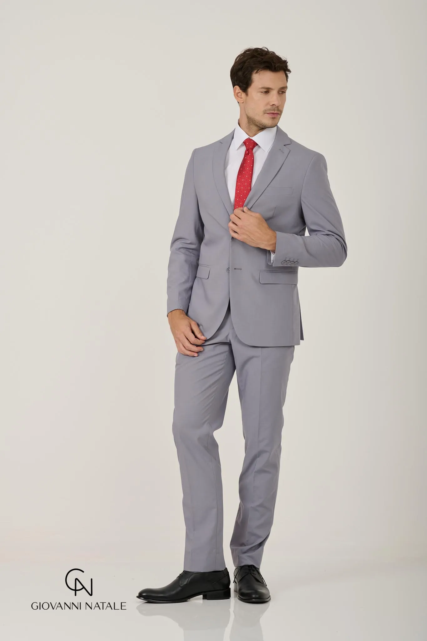 Modelo da coleção, traje social masculino