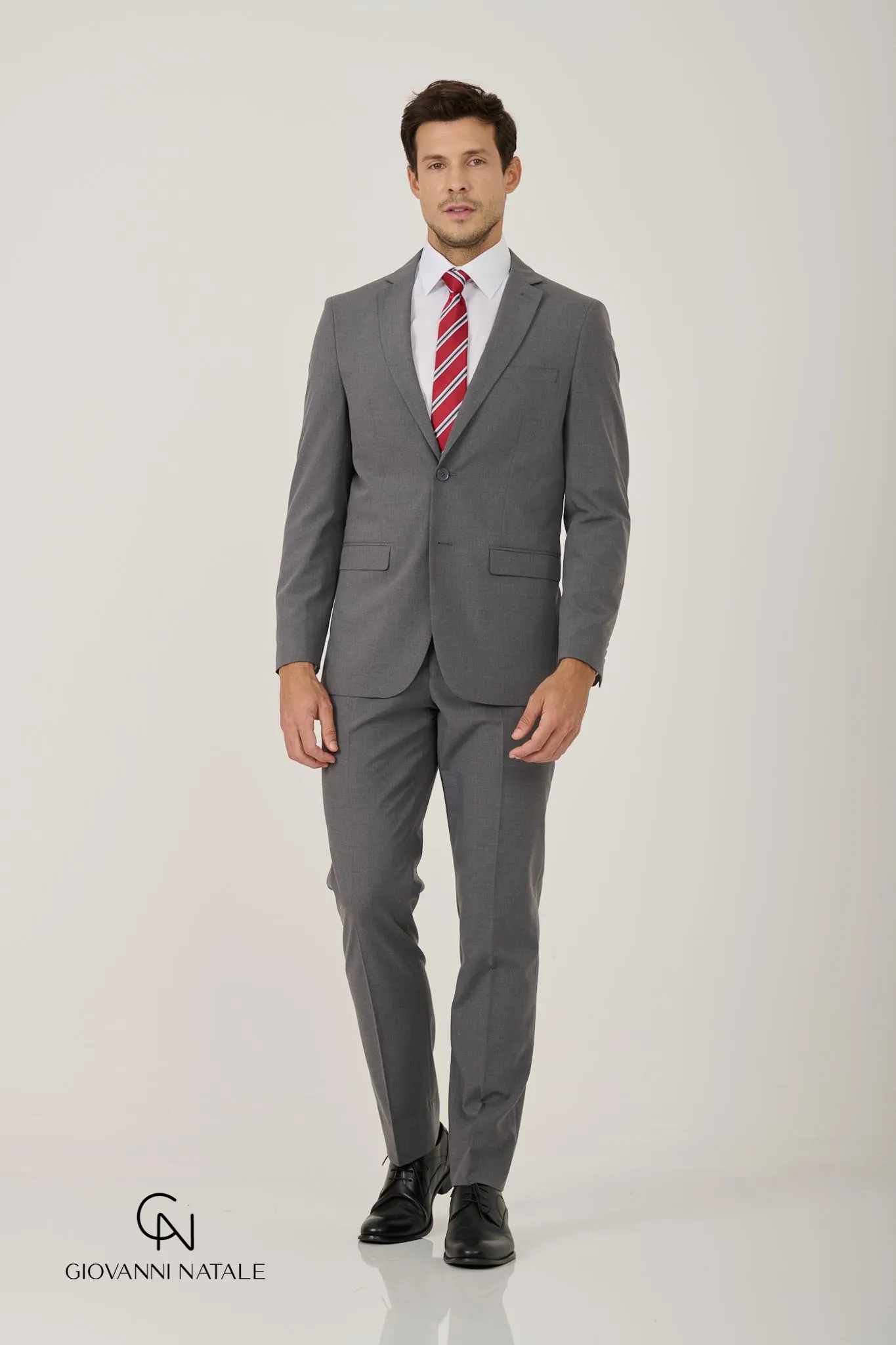 Modelo da coleção, traje social masculino