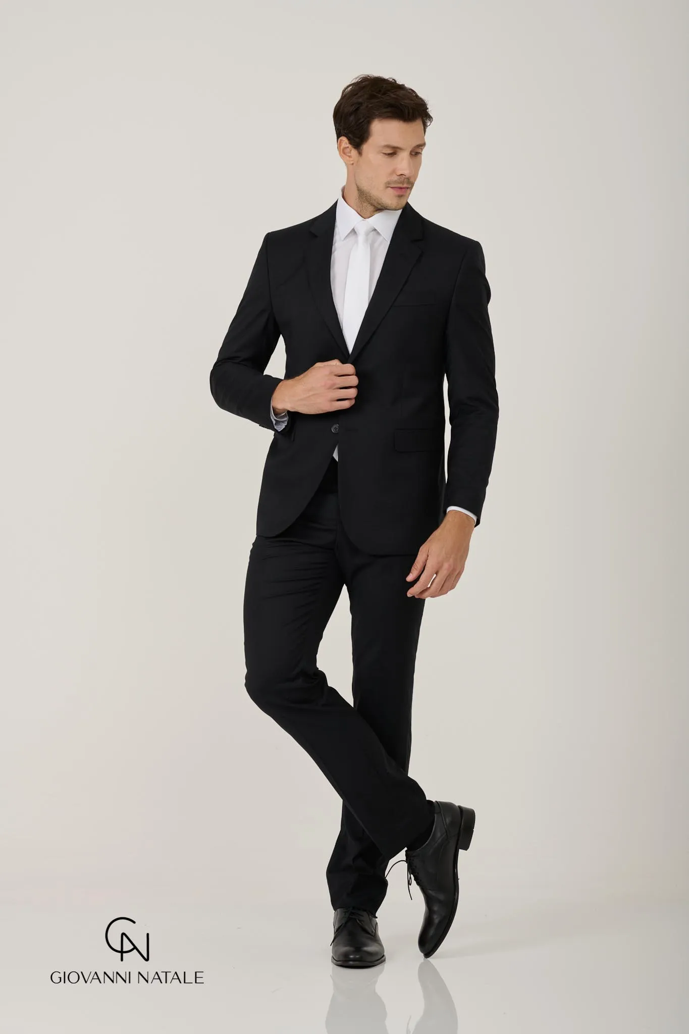 Modelo da coleção, traje social masculino