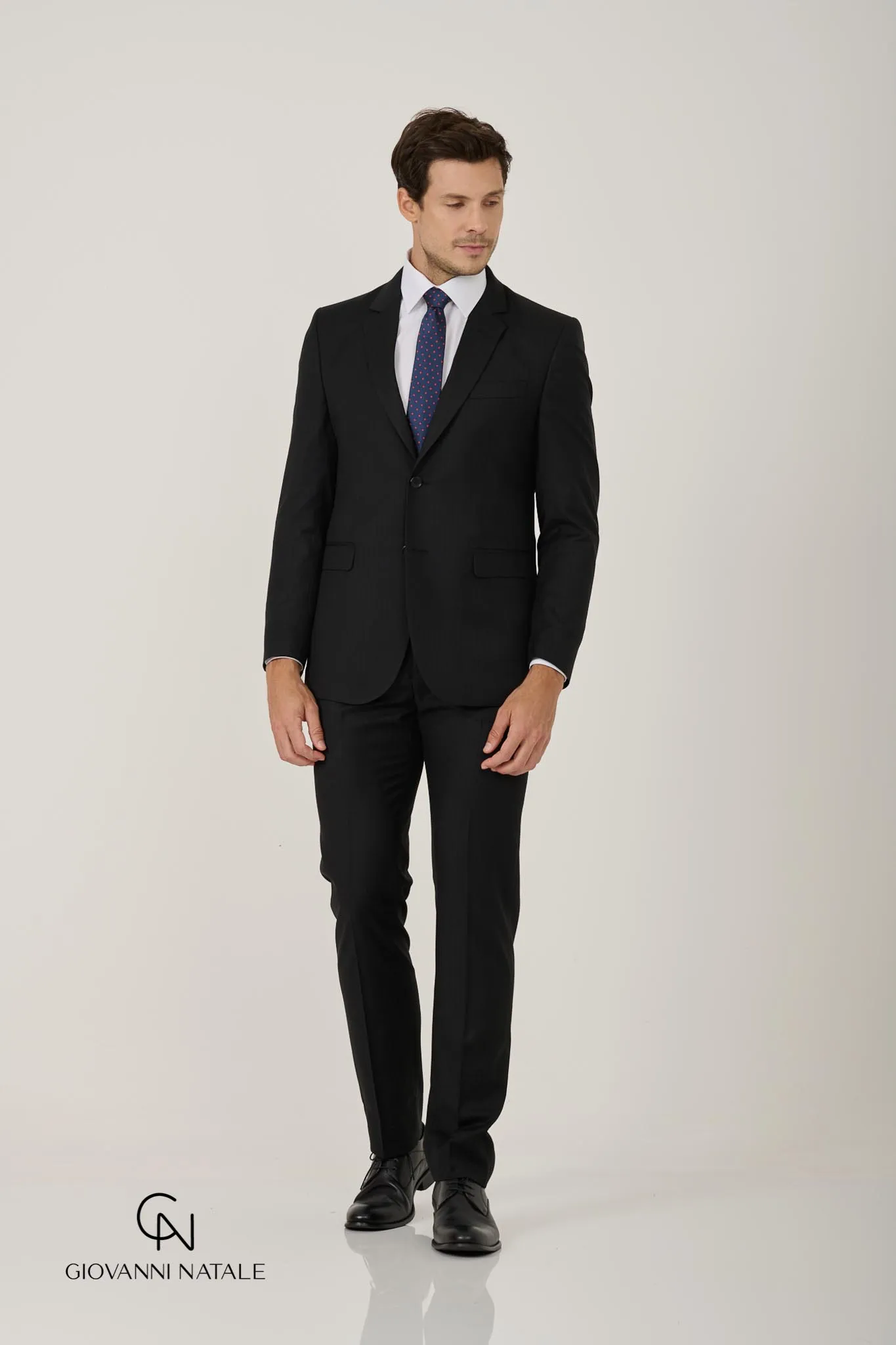 Modelo da coleção, traje social masculino
