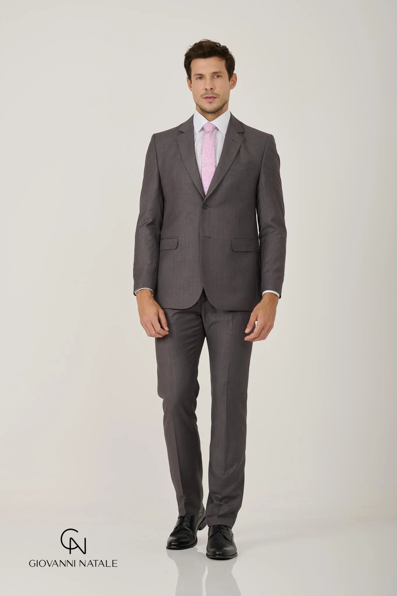 Modelo da coleção, traje social masculino
