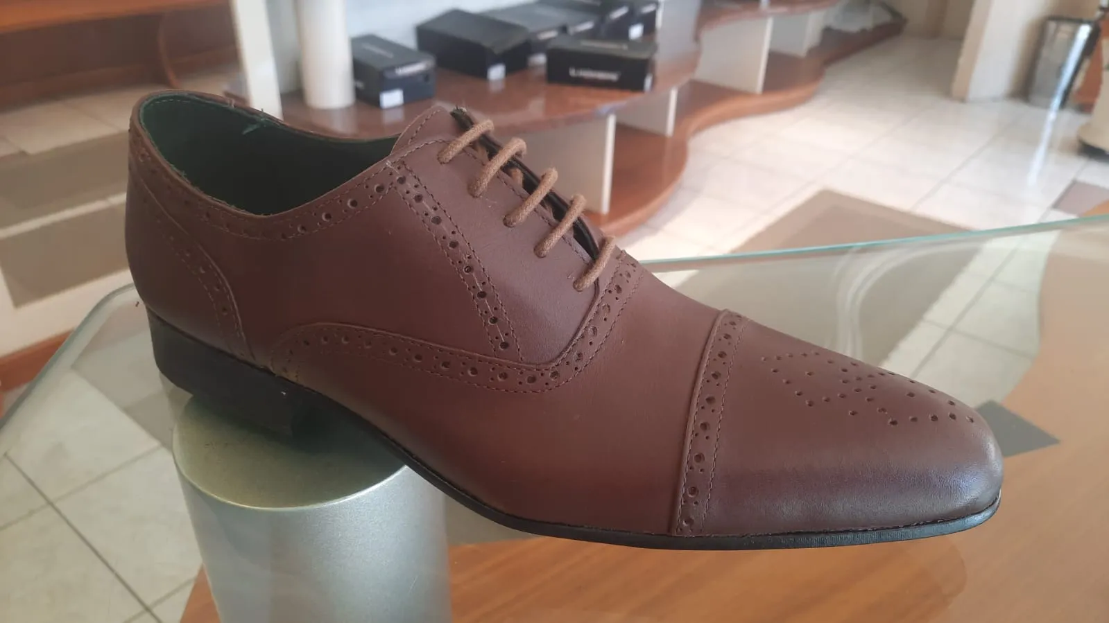Modelo da coleção, traje social masculino
