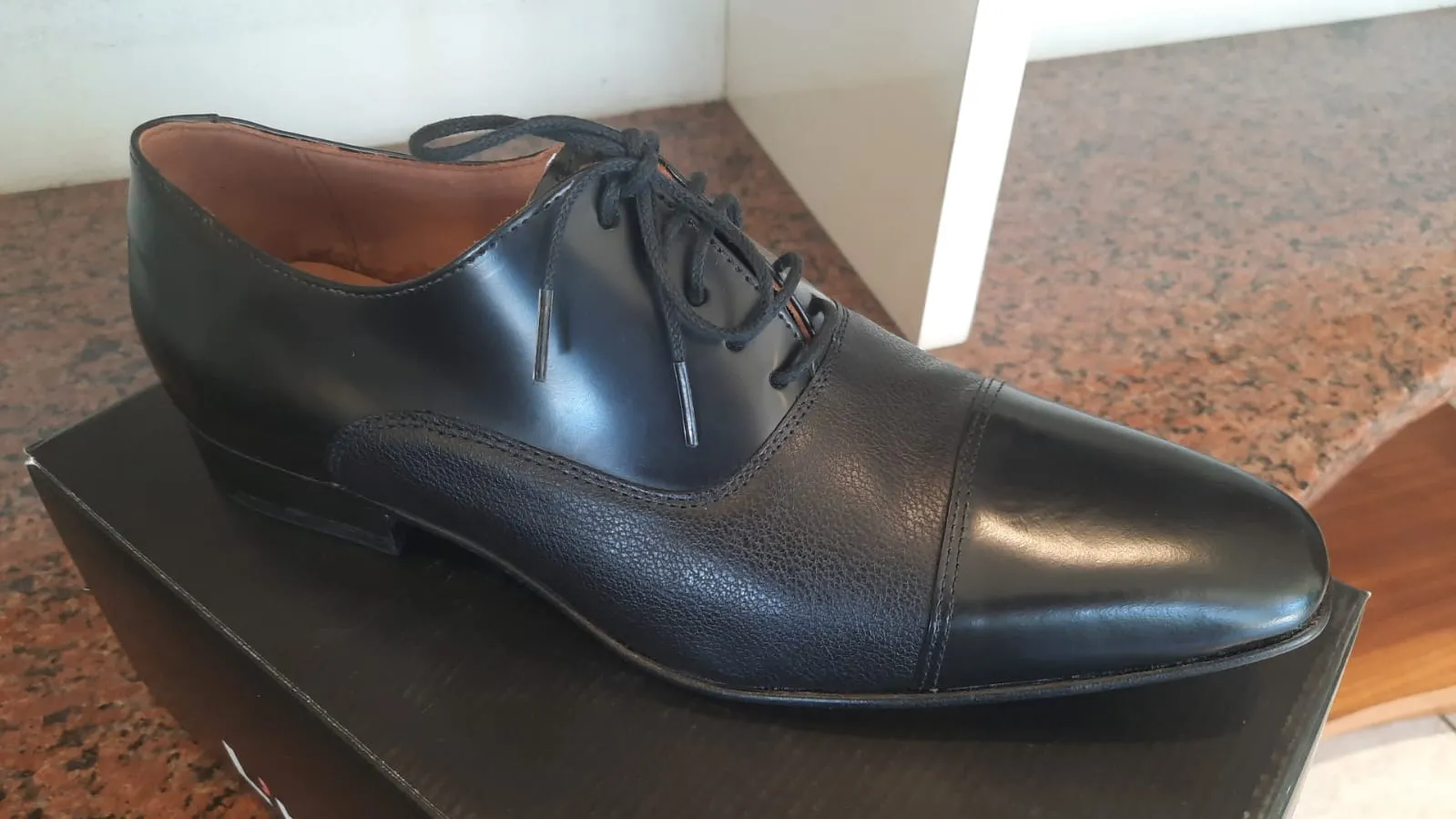 Modelo da coleção, traje social masculino