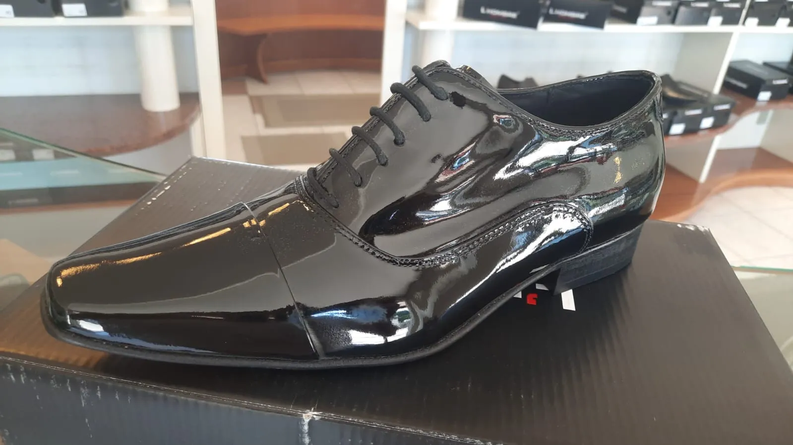 Modelo da coleção, traje social masculino